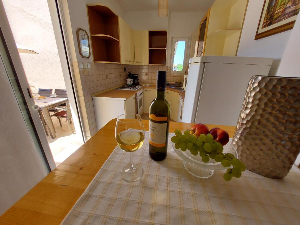 דירות קמפור Apartman Larisa מראה חיצוני תמונה