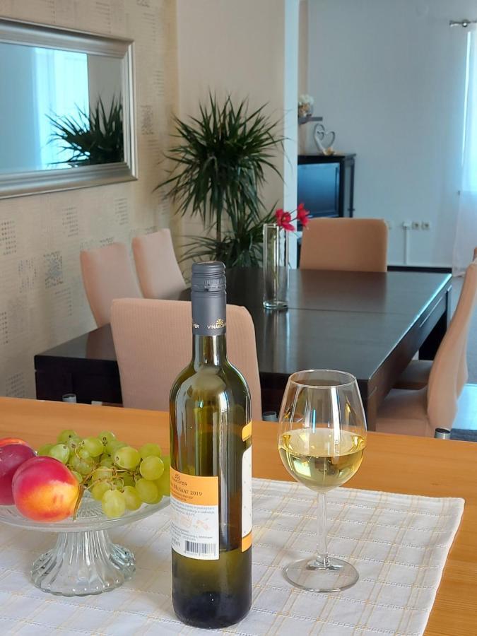 דירות קמפור Apartman Larisa מראה חיצוני תמונה
