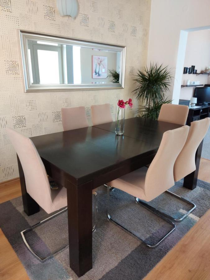 דירות קמפור Apartman Larisa מראה חיצוני תמונה