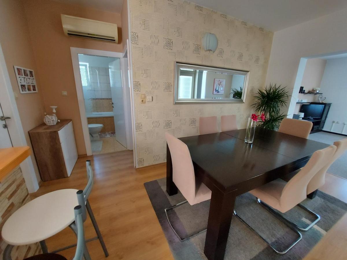 דירות קמפור Apartman Larisa מראה חיצוני תמונה