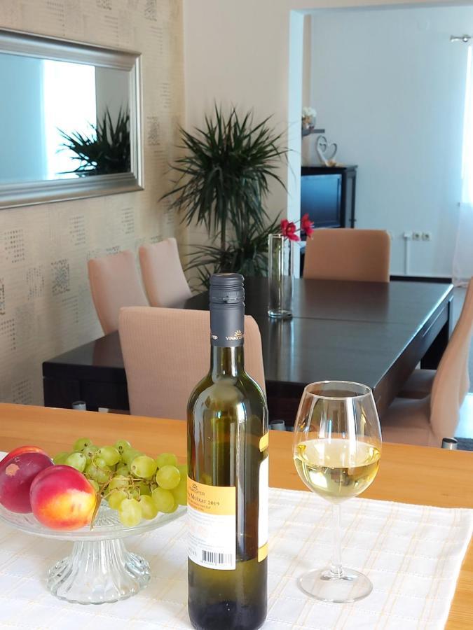 דירות קמפור Apartman Larisa מראה חיצוני תמונה