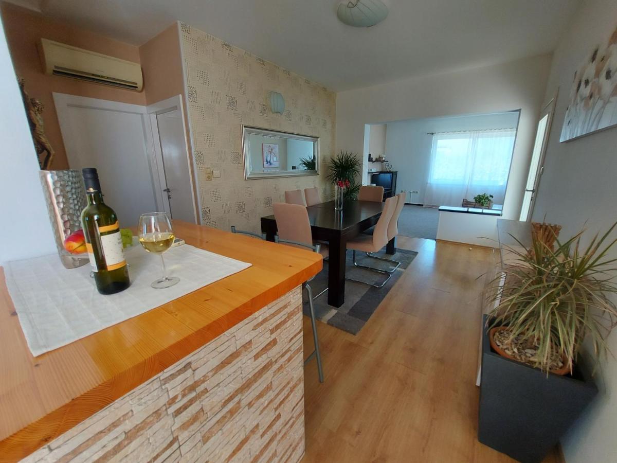 דירות קמפור Apartman Larisa מראה חיצוני תמונה