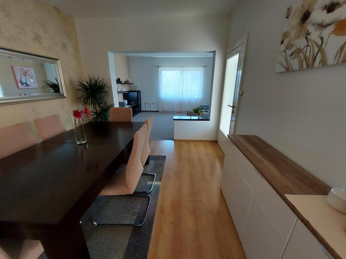 דירות קמפור Apartman Larisa מראה חיצוני תמונה