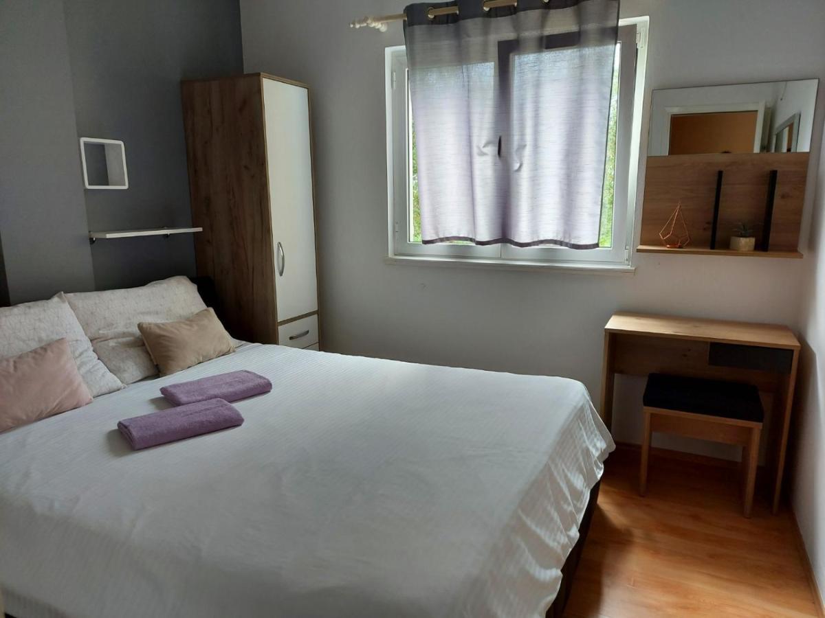 דירות קמפור Apartman Larisa מראה חיצוני תמונה