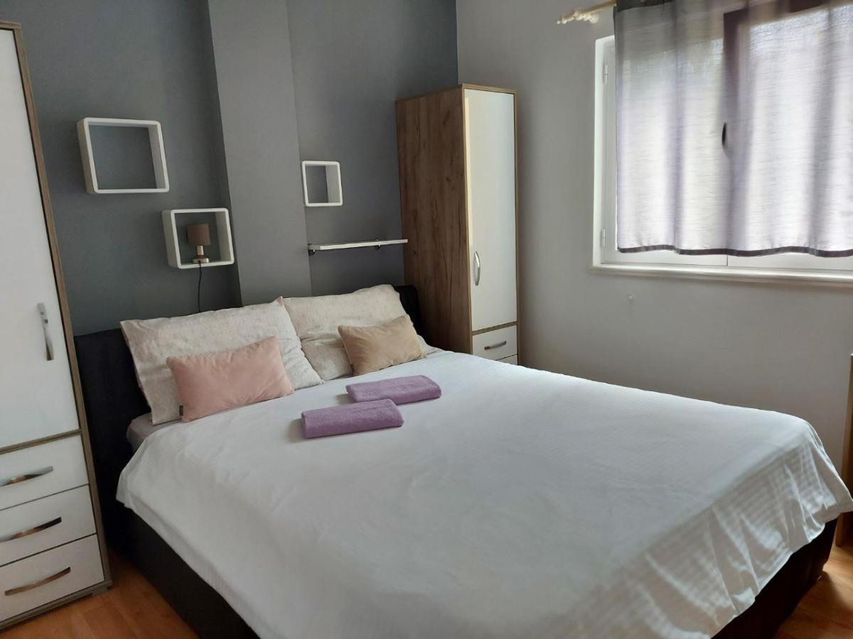 דירות קמפור Apartman Larisa מראה חיצוני תמונה
