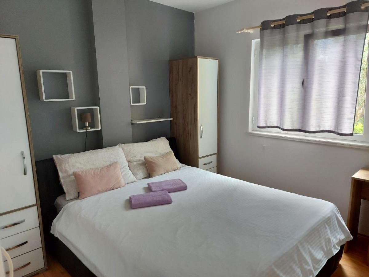 דירות קמפור Apartman Larisa מראה חיצוני תמונה